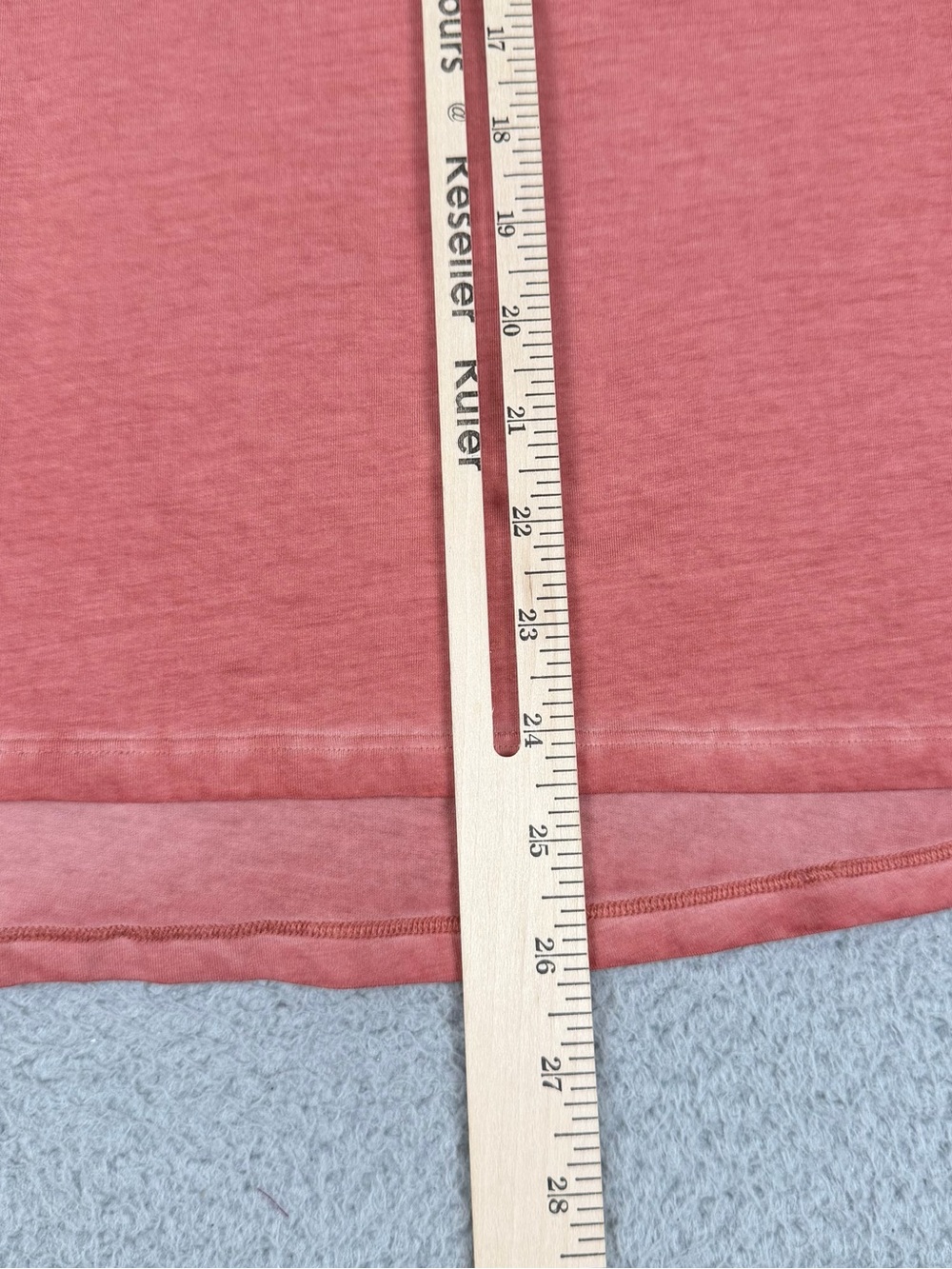 Lululemon Top Womens 8 Coral Faded Long Sleeve Round Neck Athletic Preppy - Picture 6 of 8